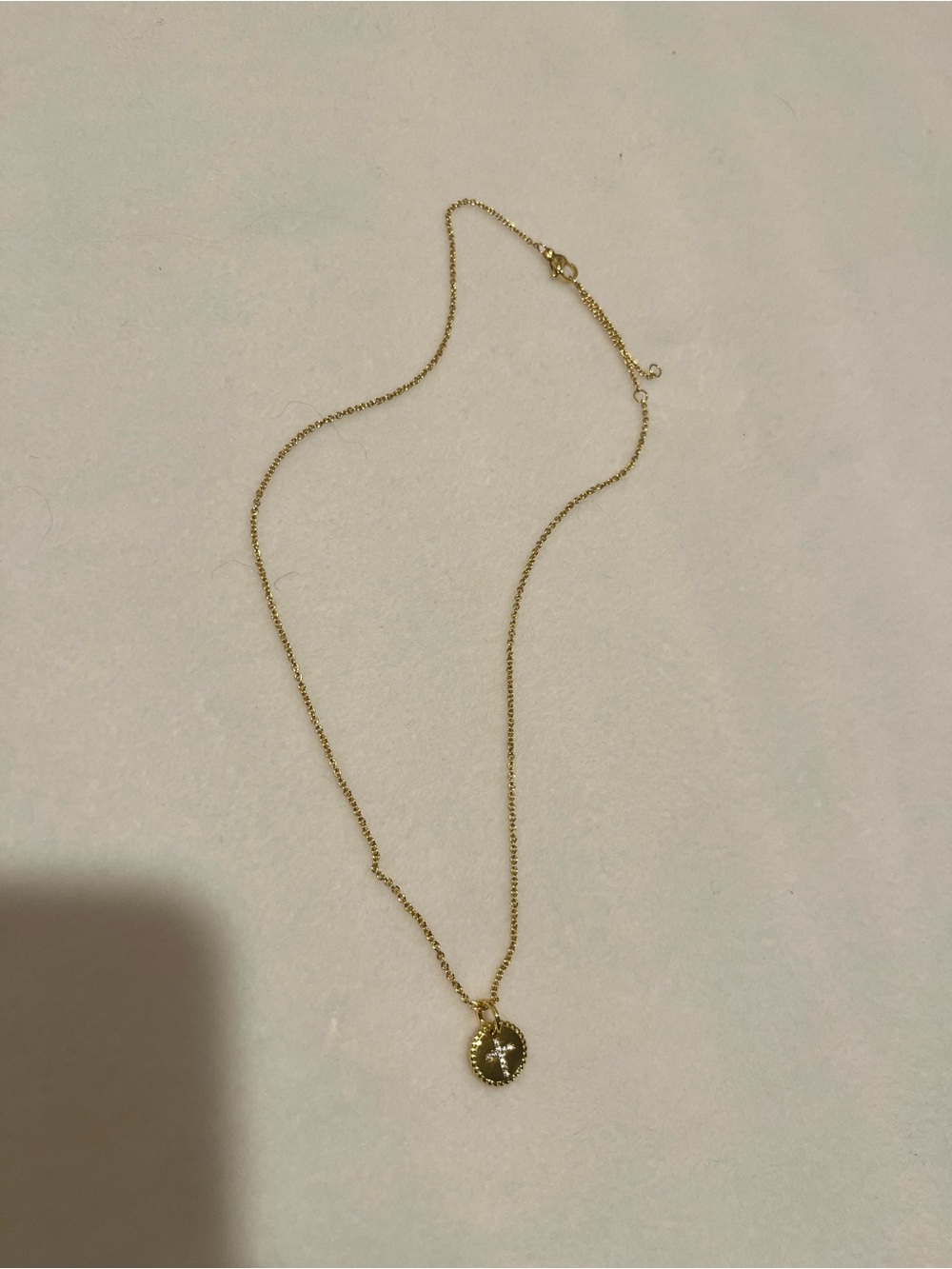 Cross pendant and necklace like new
